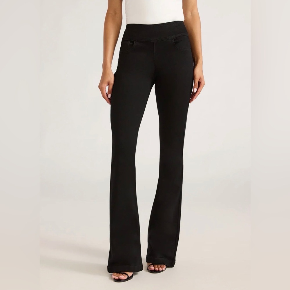 Sofia Vergara Melisa Flare Pull-On Jeans - Black - Size 4 - Like New